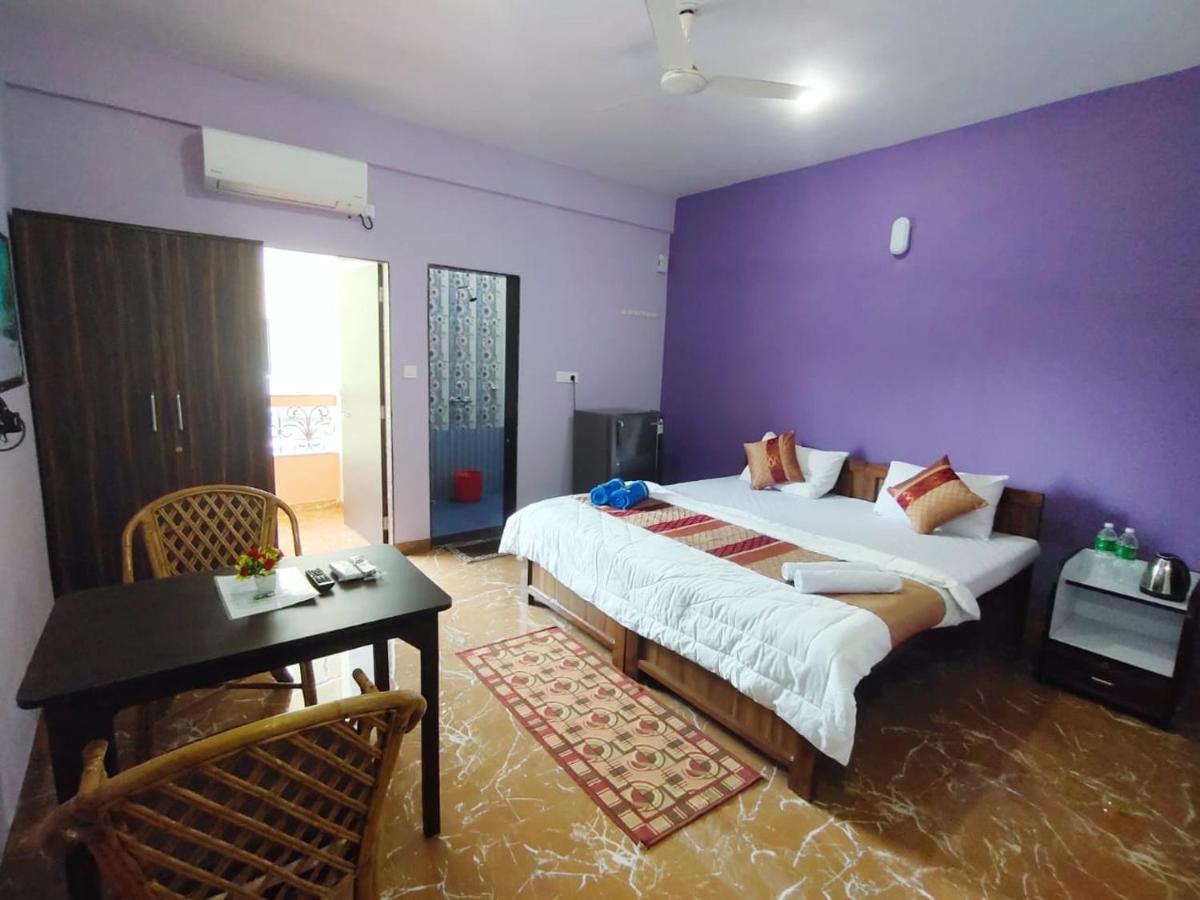 The Narrow Way Edward Guest House Candolim Bagian luar foto