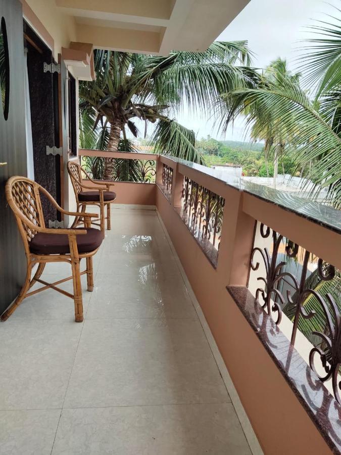 The Narrow Way Edward Guest House Candolim Bagian luar foto