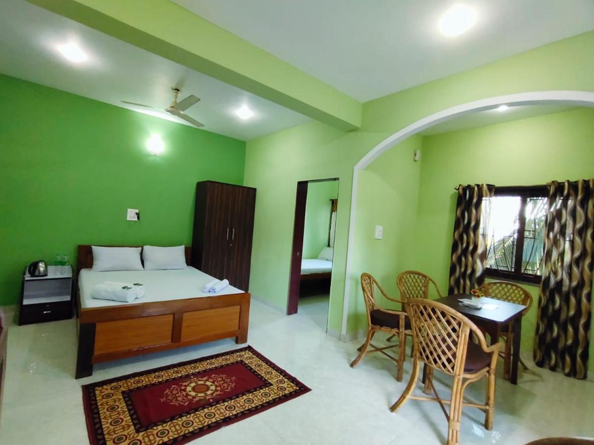 The Narrow Way Edward Guest House Candolim Bagian luar foto