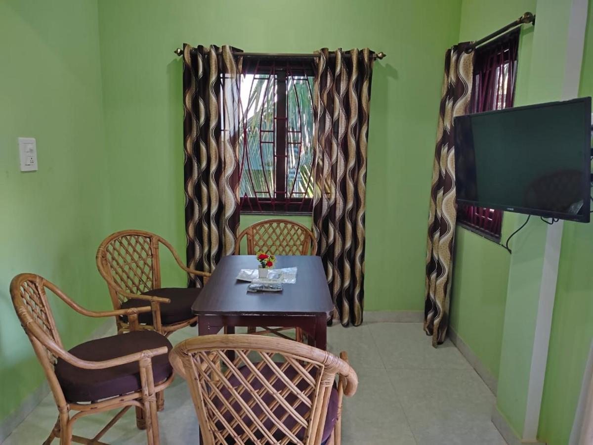 The Narrow Way Edward Guest House Candolim Bagian luar foto