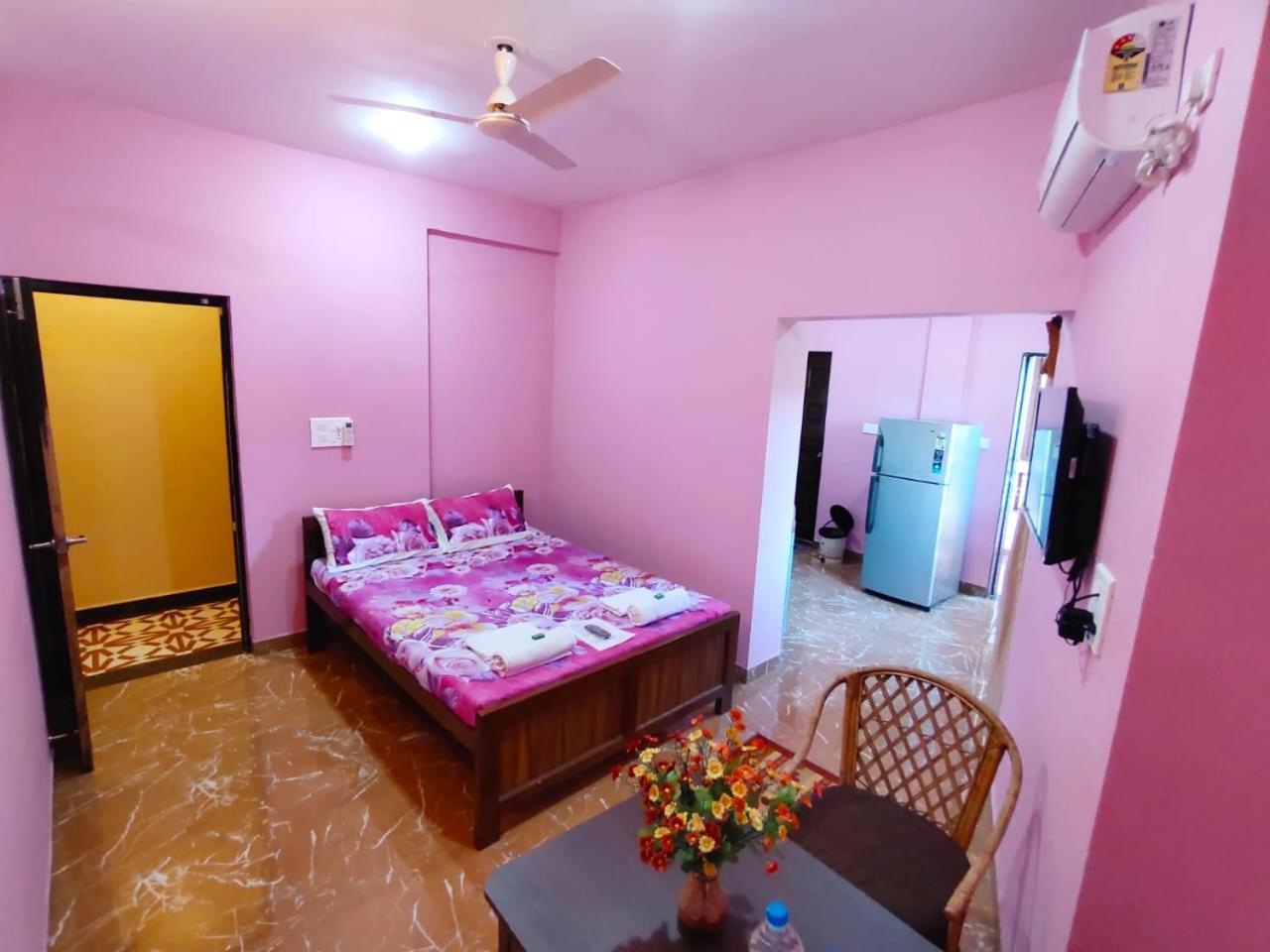 The Narrow Way Edward Guest House Candolim Ruang foto